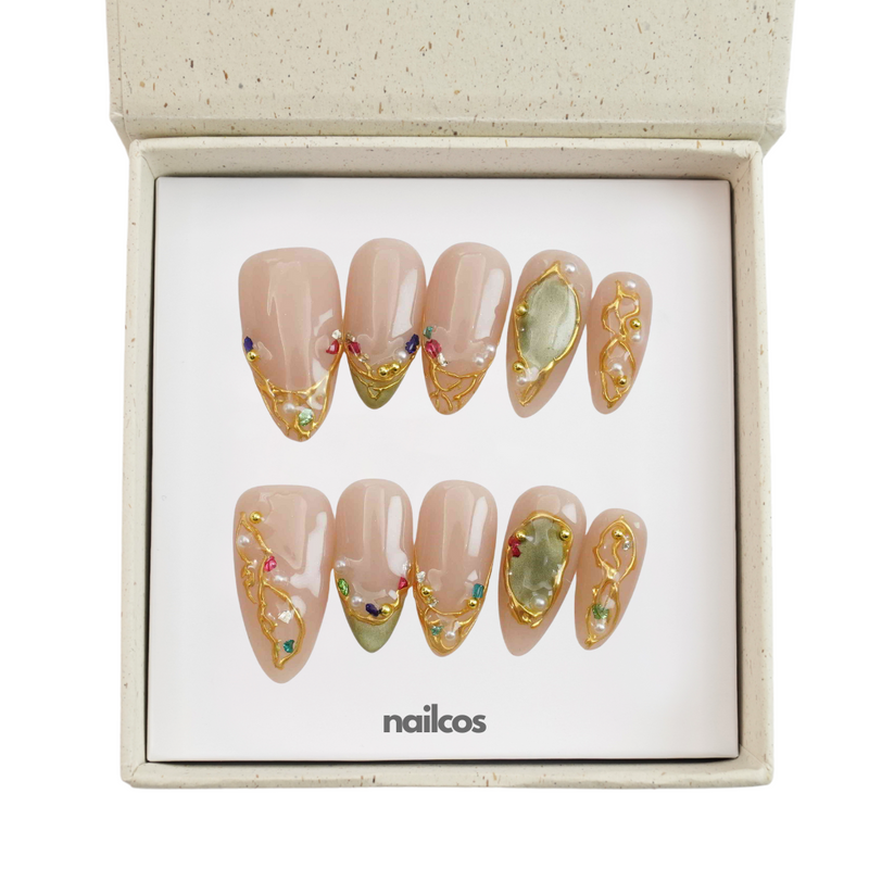 Gem Vine Short Almond Cat Eye