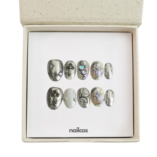 Lunar Relic Short Round Chrome,Painted Press-on Nails